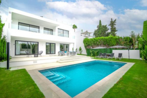 All About Casa Blanca Guadalmina